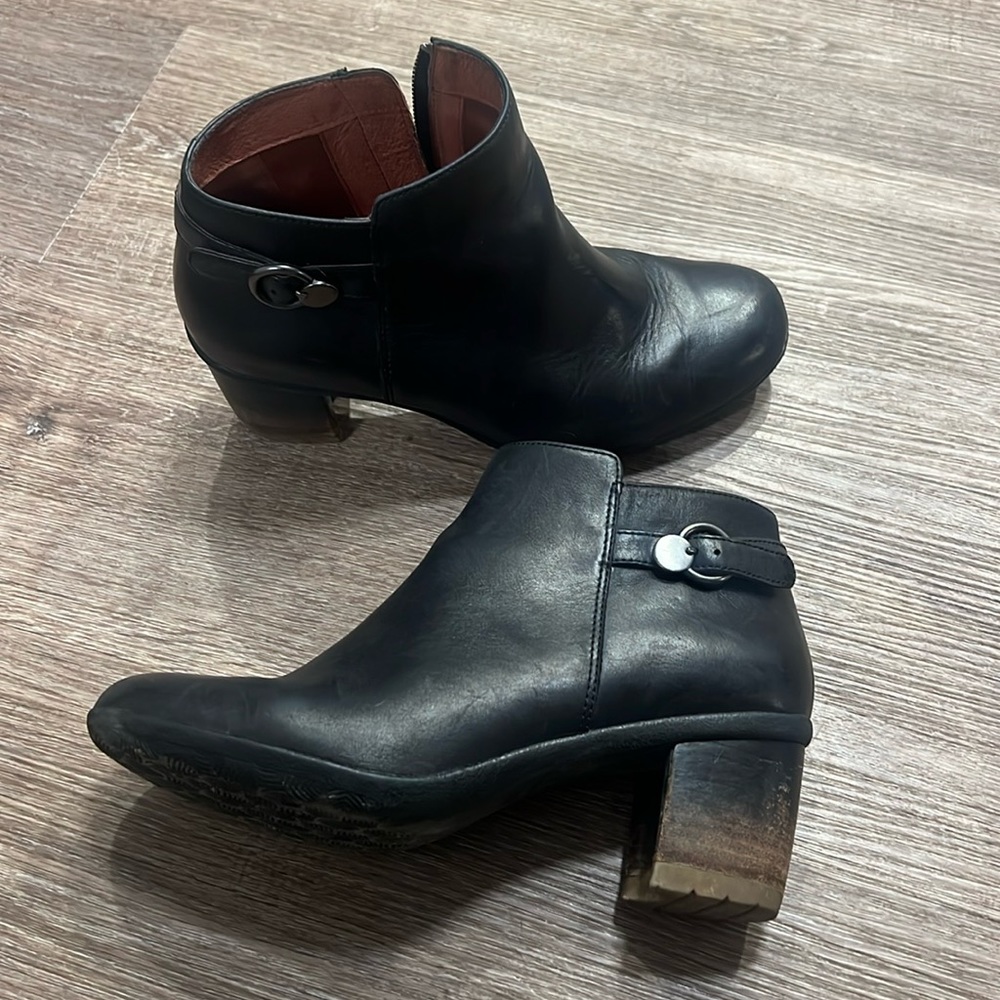 Dansko ankle boot leather